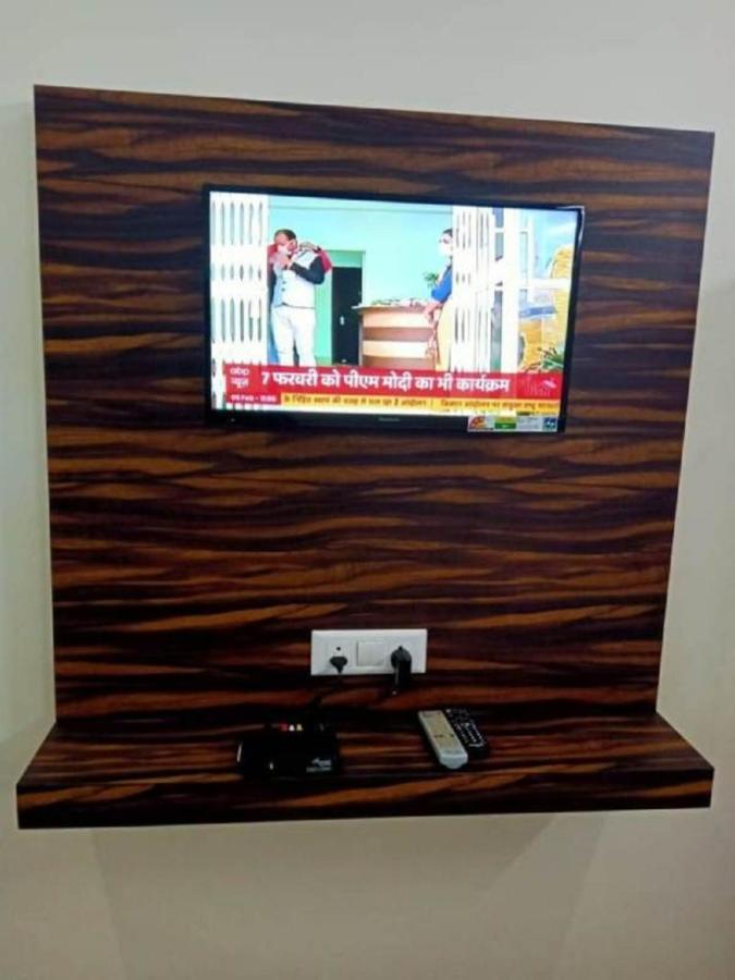 Hotel The Ideal Kushinagar Екстериор снимка
