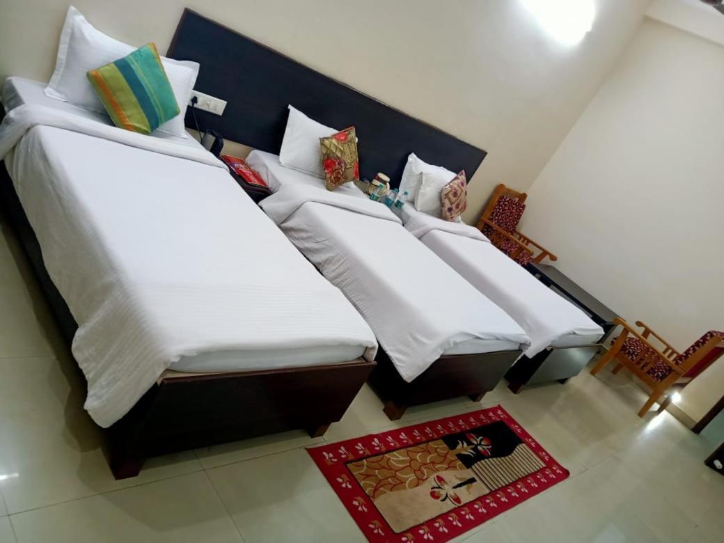 Hotel The Ideal Kushinagar Екстериор снимка