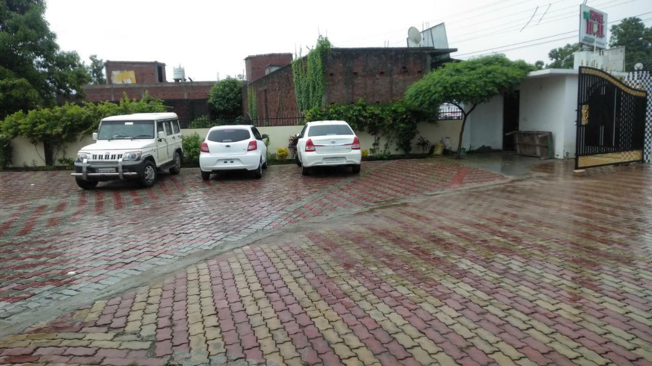 Hotel The Ideal Kushinagar Екстериор снимка