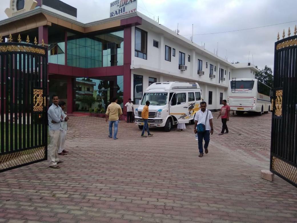 Hotel The Ideal Kushinagar Екстериор снимка
