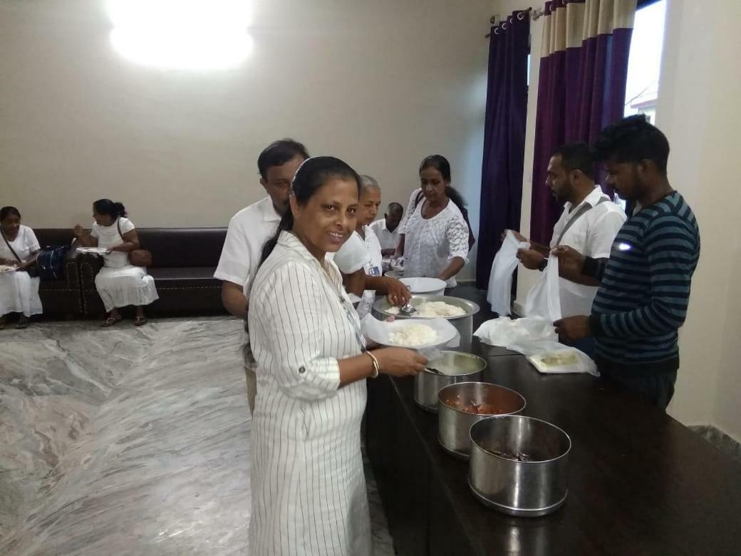 Hotel The Ideal Kushinagar Екстериор снимка