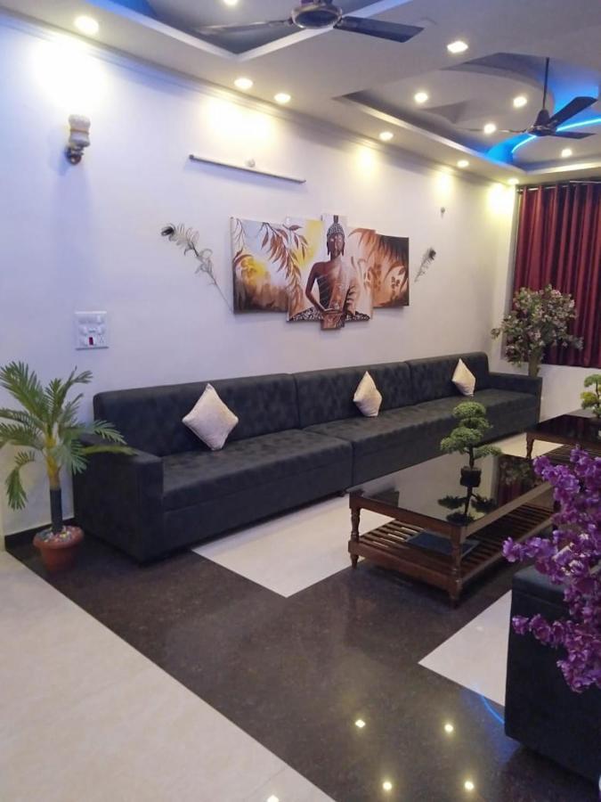 Hotel The Ideal Kushinagar Екстериор снимка