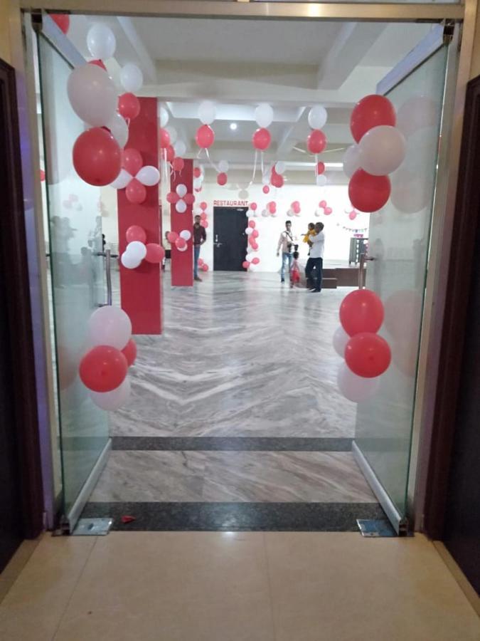 Hotel The Ideal Kushinagar Екстериор снимка